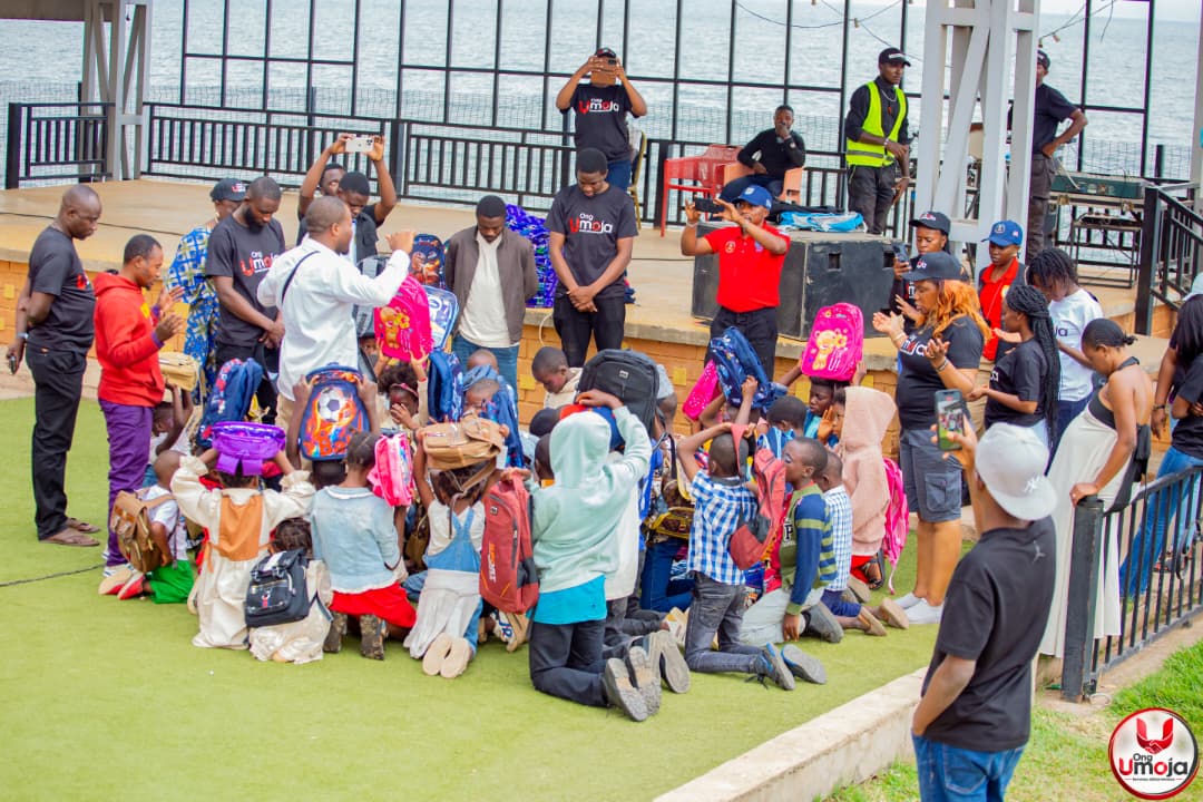 Photo de groupe des bénévoles UMOJA